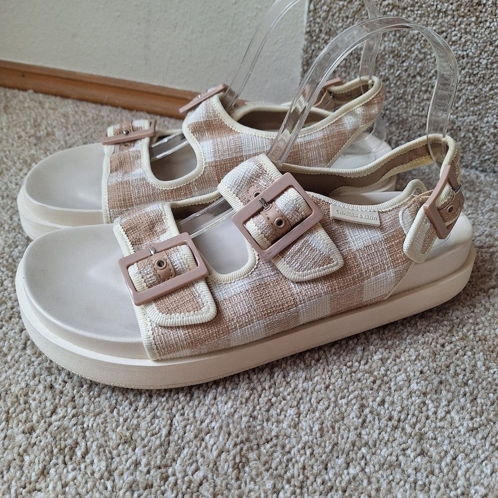 Charles And Keith Womens Tan/Cream Gingham Platform Buckle Sandals Size 41 (11)